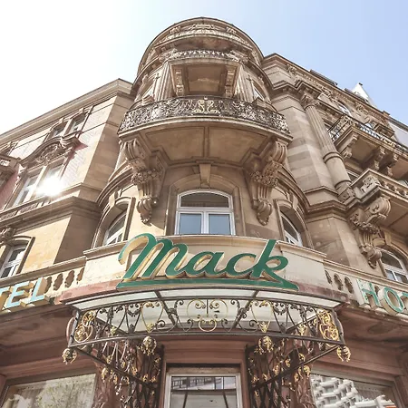 Mack Private 3*
