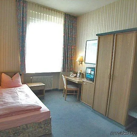 Mack Private Hotel 3*