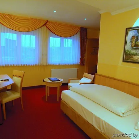 Mack Private Hotel 3*