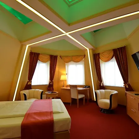 Mack Private Hotel 3*